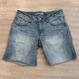 Women’s Express Jeans Relaxed Denim Shorts Distressed Cut-Off Mid Rise Casual 6